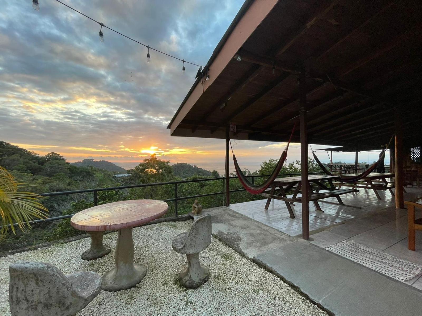 Pura Natura Lodge 曼努埃尔安东尼奥 外观 照片
