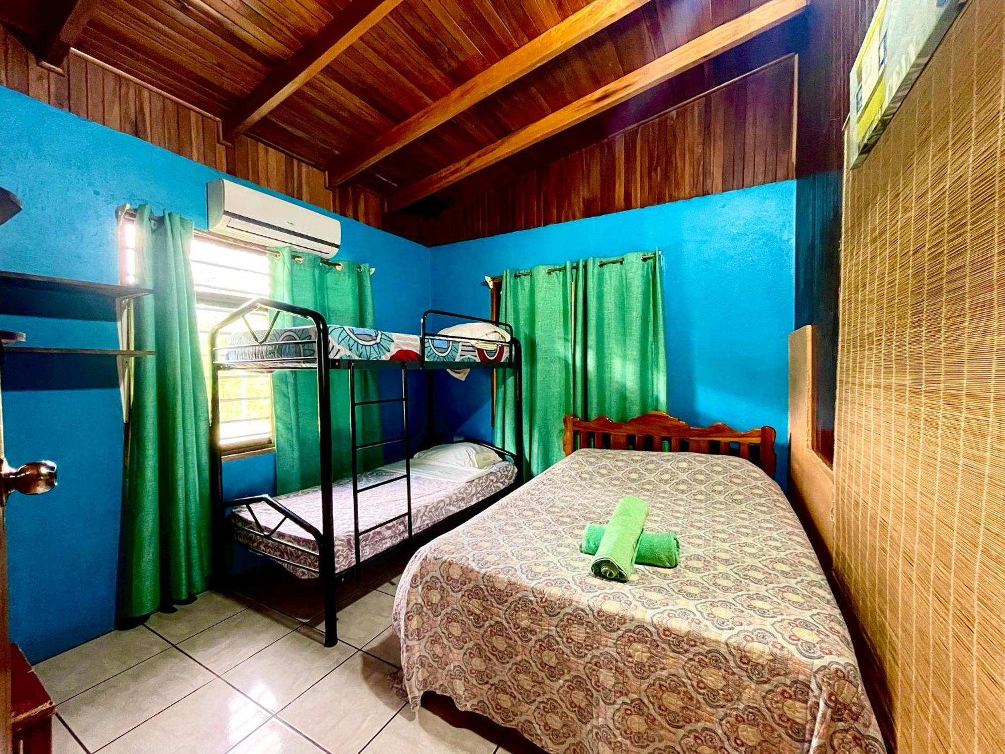 Pura Natura Lodge 曼努埃尔安东尼奥 外观 照片